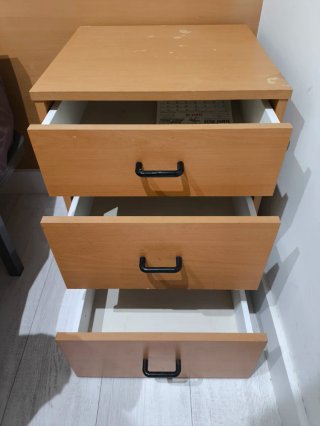 Pack Muebles Habitación: Cómoda, Cama y Lámpara