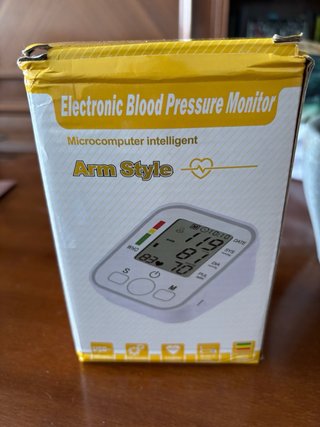 Tensiómetro digitale per braccio, nuovo.