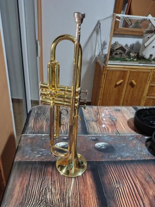 Trompeta Jupiter JR 410
