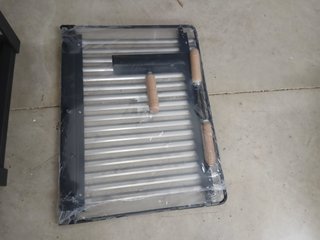 Cajón barbacoa de obra de hierro con parrilla