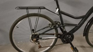 Bicicleta de paseo negra