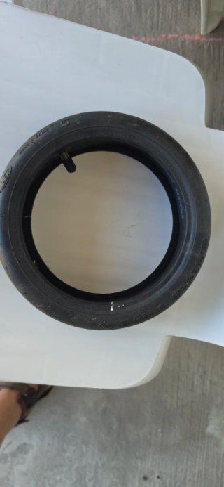 Ruota per monopattino elettrico e telecamera