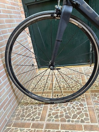 B'Twin Mach 700 (Carbono)
