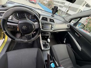 SUZUKI sx4