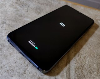 Xiaomi Mi9 SE (64 GB + 6 GB ram)