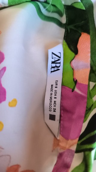 Camisa Satinada de Zara Estampado Floral Tropical
