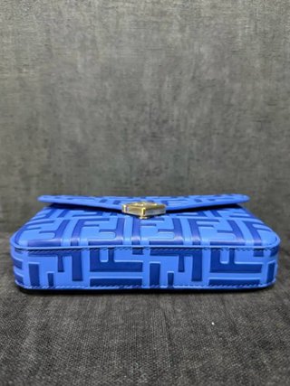 FENDI Borsa Baguette Wallet on Chain in Pelle FF