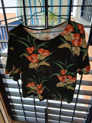 Camiseta Sfera Basic Estampada Flores Talla XL