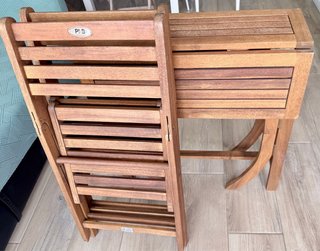Conjunto Mesa y 2 Sillas Plegables Madera. Terraza
