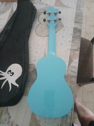 Ukelele Soprano Azul con Funda