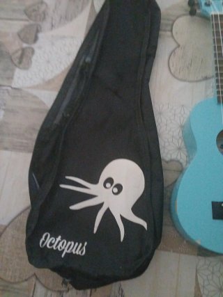 Ukelele Soprano Azul con Funda