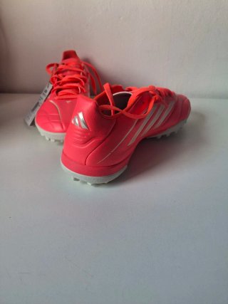 Zapatillas Adidas Fútbol Rosa y Blanco