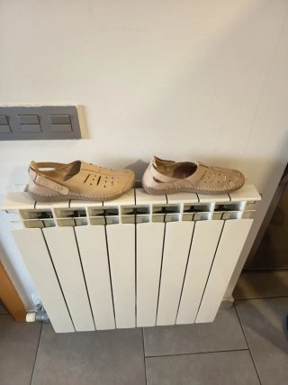 Sandalias de piel para mujer