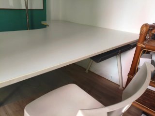 Escritorio blanco grande curvo