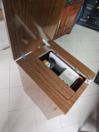 Máquina de coser Alfa con mueble