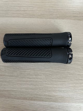 Manopole MTB Syncros nere