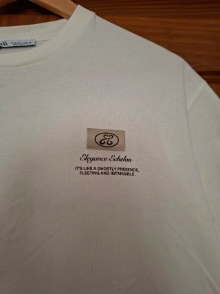 Camiseta Zara Blanca Estampada
