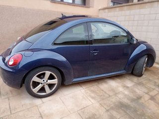 VOLKSWAGEN new beetle