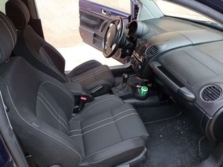 VOLKSWAGEN new beetle