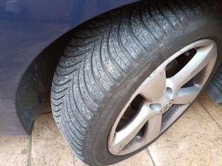 VOLKSWAGEN new beetle