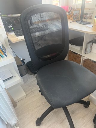Silla de oficina ergonómica negra