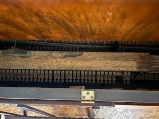 Precioso piano antiguo, mueble de raiz.