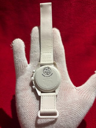 Swatch × Omega x Snoopy Moonswatch