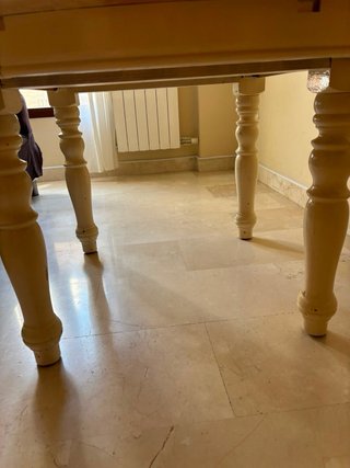Mesa de cristal y madera beige