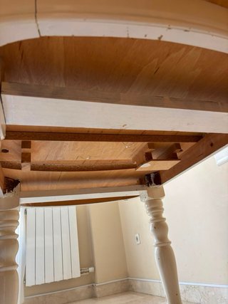 Mesa de cristal y madera beige