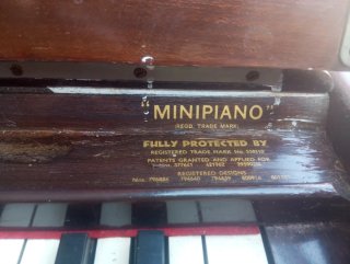 Piano vertical Everstaff Piannete 6011