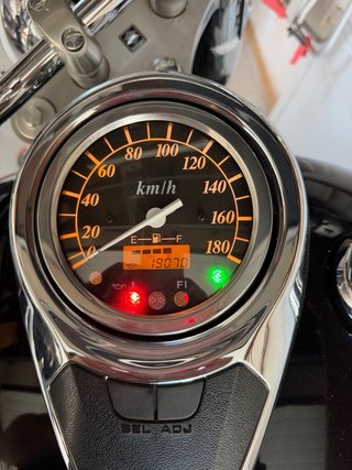 Suzuki Intruder C800 - OPORTUNIDAD CON POCOS KM