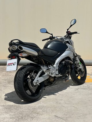 Suzuki GSR 600 Naked 2008