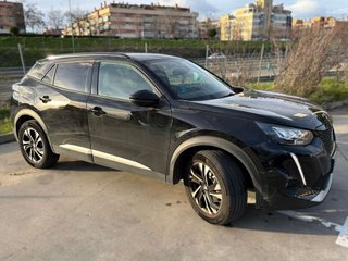 PEUGEOT e-2008