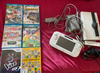 Nintendo Wii U Blanca + 6 Juegos y Accesorios