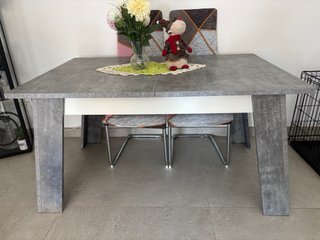 Mesa comedor y 6 sillas