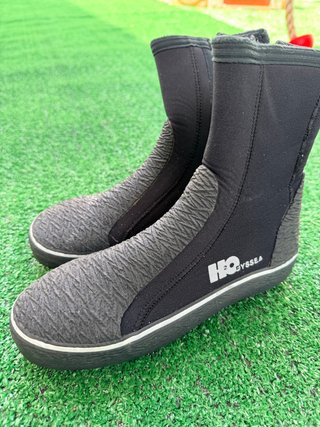 Buceo, botas, aletas y correa