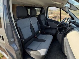 RENAULT trafic