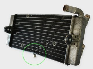 Radiador agua (leve golpe inferior) Yamaha Xmax 25