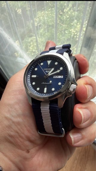 Seiko 5 Dress KX Automatico Esfera azul.