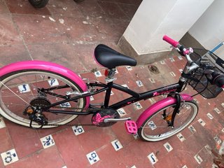 Bicicleta niña rosa Btwin Original 500