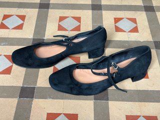 Zapatos Mary Jane La Touche Ante Negro T.40