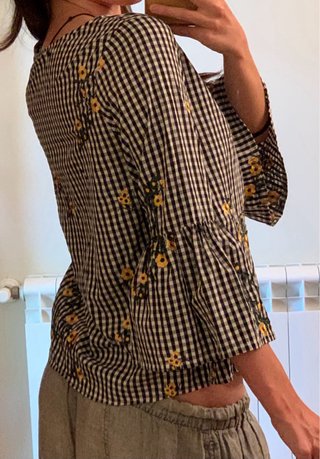 Blusa cuadros con flores