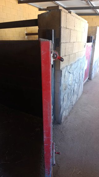 Puerta para caballos