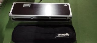 Korg SV-1 +Funda con ruedas+hard case+accesorios