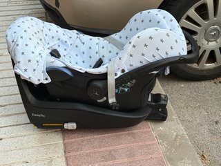 Maxicosi con funda y base isofix
