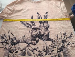 Camiseta con estampado de conejos Happy Easter