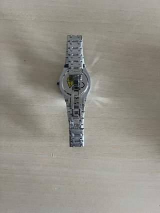 Reloj podegar nuevo, plateado y azul claro