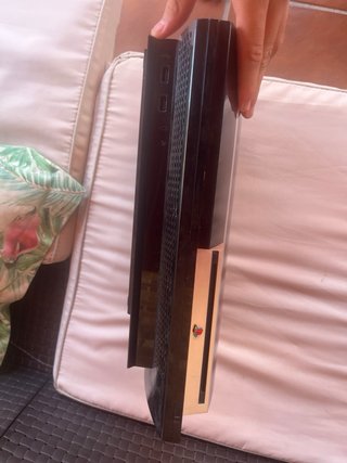 Ps3 con mando en buenas condiciones baratisima