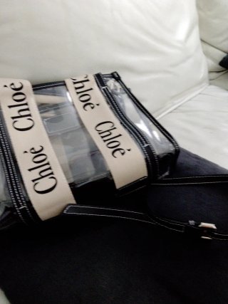 Bolso muy bueno y moderno