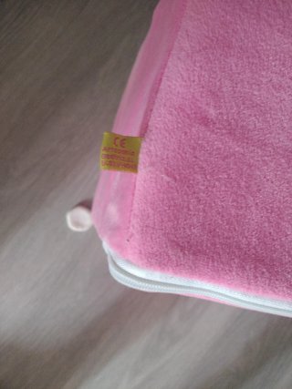 Sillón infantil rosa con dibujo